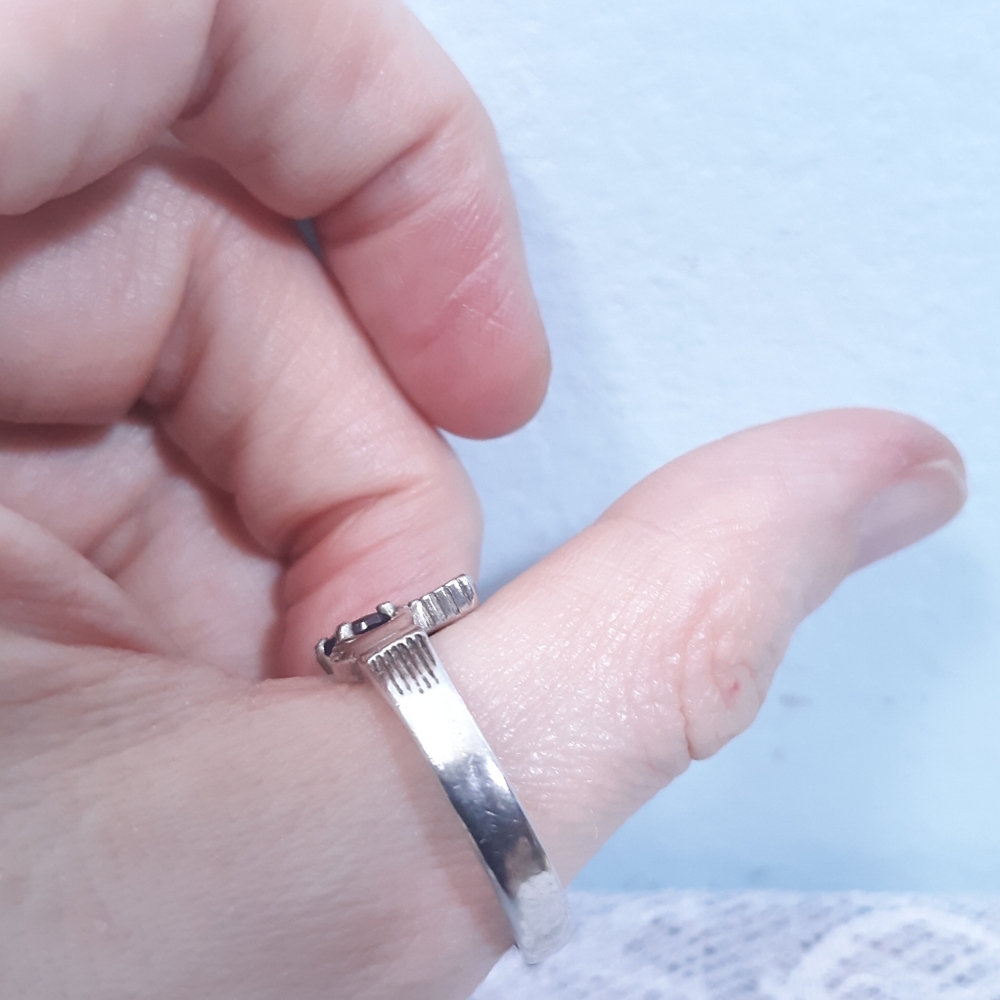 *Sz 8 womens vintage 1980s Sterling Silver Claddagh Ring Signed 925 DM Purple - Picture 9 of 16